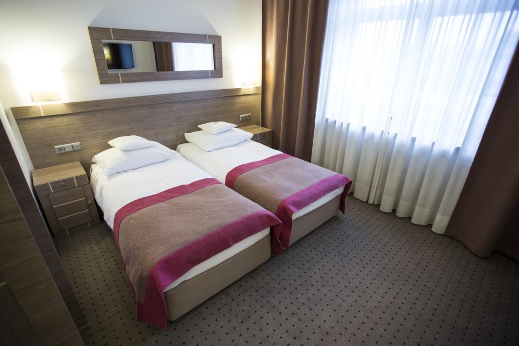 Stary Tartak Hotell Iława Rum bild