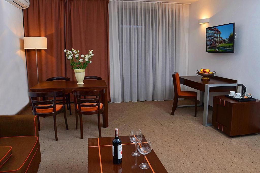 Stary Tartak Hotell Iława Rum bild