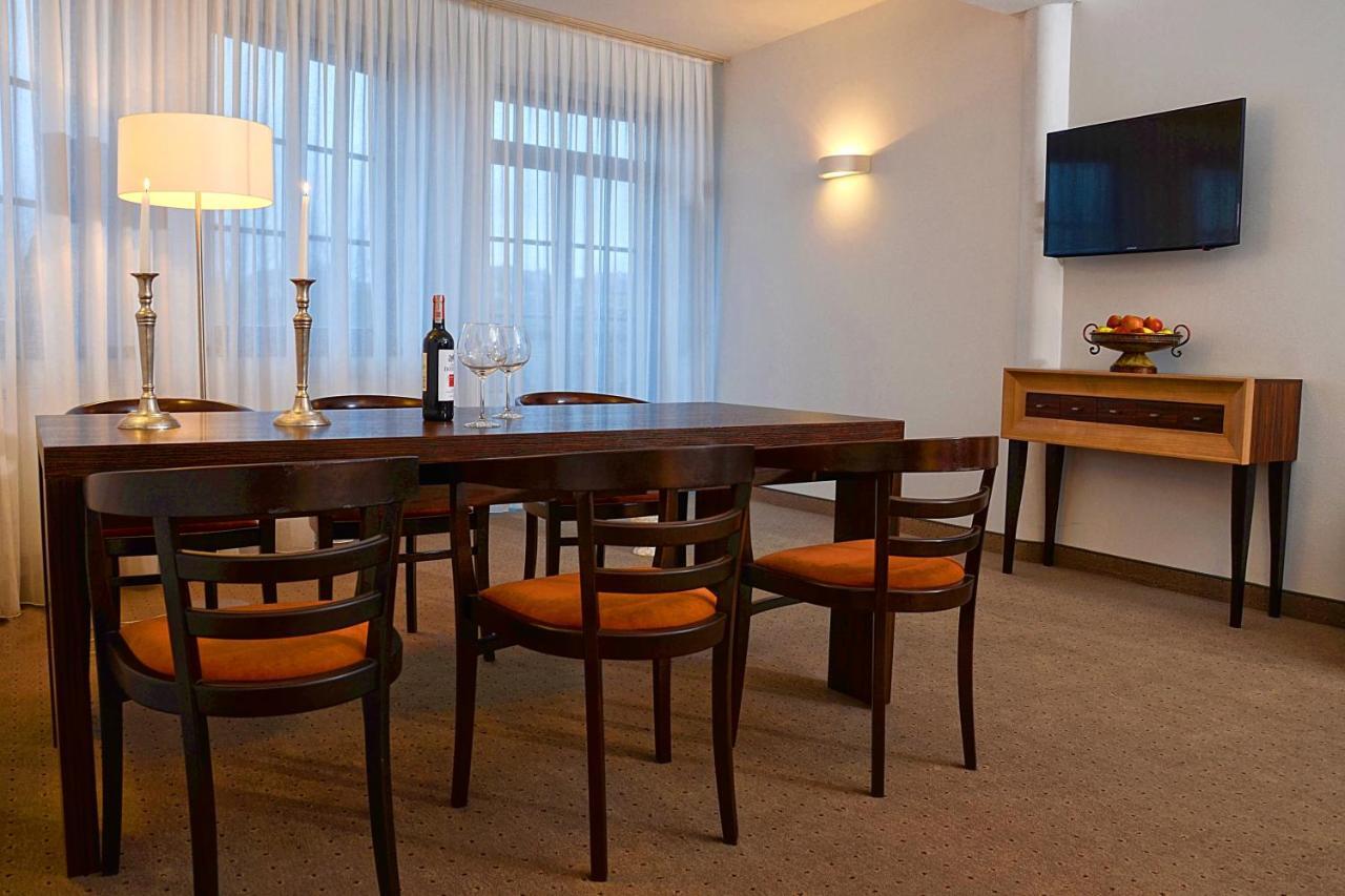 Stary Tartak Hotell Iława Rum bild